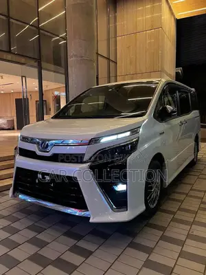Toyota Voxy Zs Kiramik Pearl Hy 2020