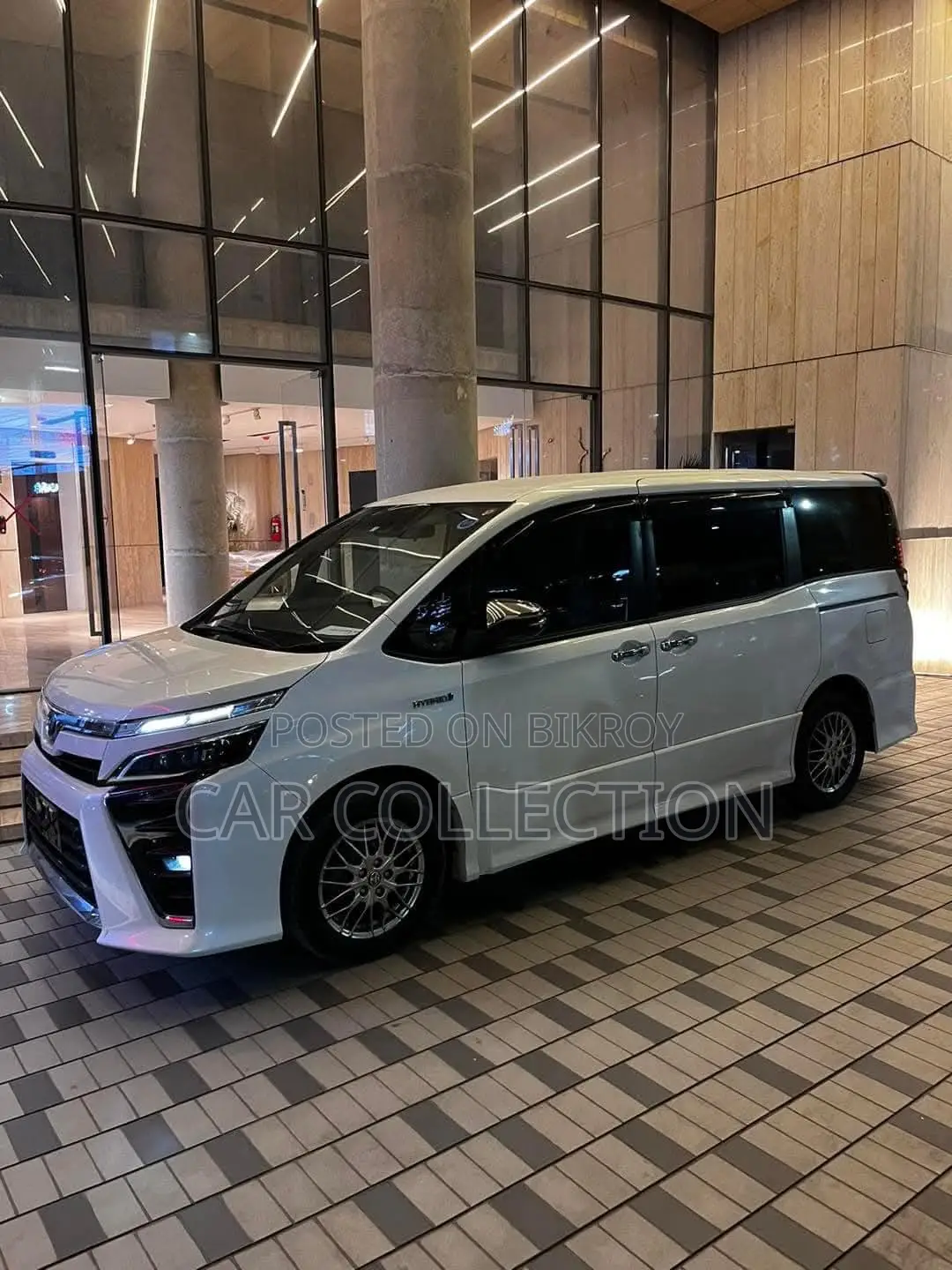 Toyota Voxy Zs Kiramik Pearl Hy 2020