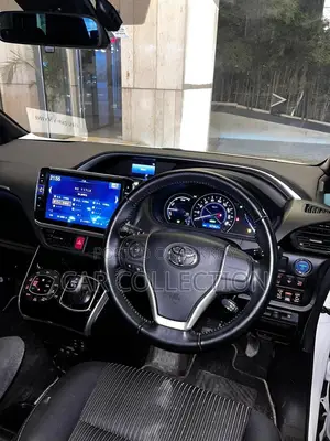 Toyota Voxy Zs Kiramik Pearl Hy 2020