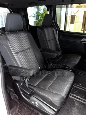 Toyota Voxy Zs Kiramik Pearl Hy 2020