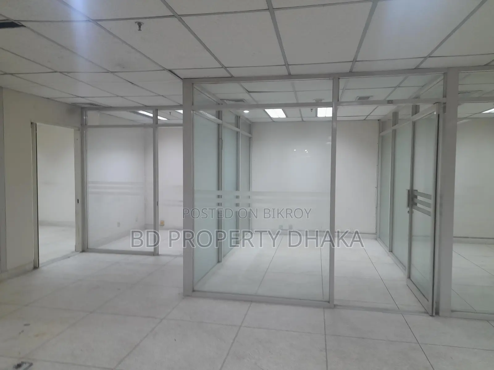 বনানীতে ৬,১০০ বর্গফুটের সেমি-ফার্নিশড ওপেন কমার্শিয়াল স্পেস ভাড়া হবে