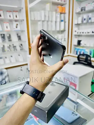 অ্যাপল আইফোন ১১ প্রো ফুল বক্স+বক্স চার্জ (ব্যবহৃত)