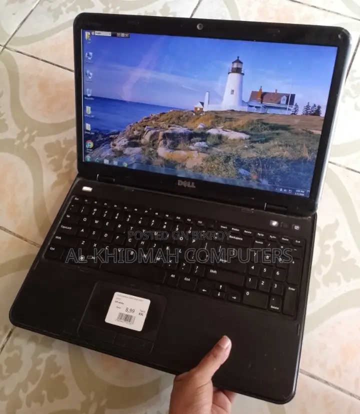 DELL Core i3 ল্যাপটপ, ১৫.৬" ইঞ্চি বিগ এইচডি ডিসপ্লে।
