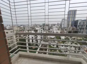 গুলশানে বিলাসবহুল ফুল ফার্নিশড ৩ বেডরুমের অ্যাপার্টমেন্ট ভাড়া