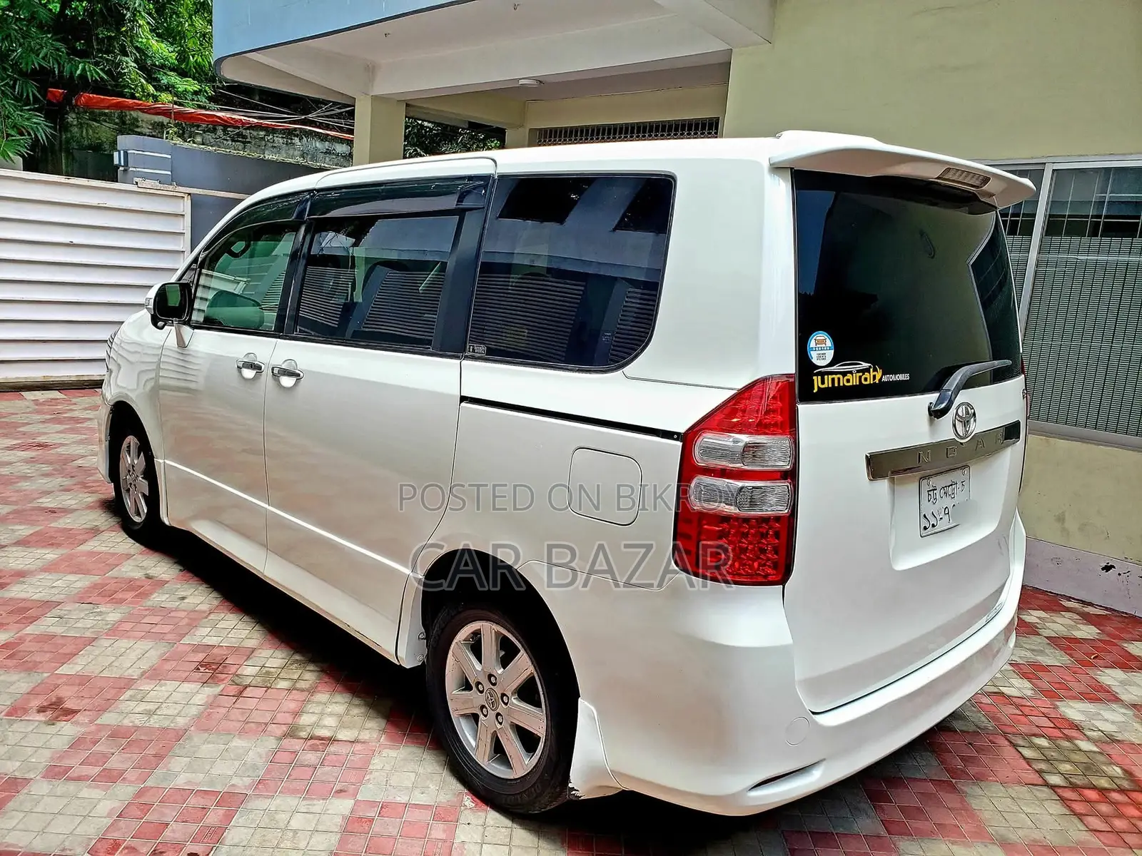 Toyota Noah SI GRADE PUSH 2013