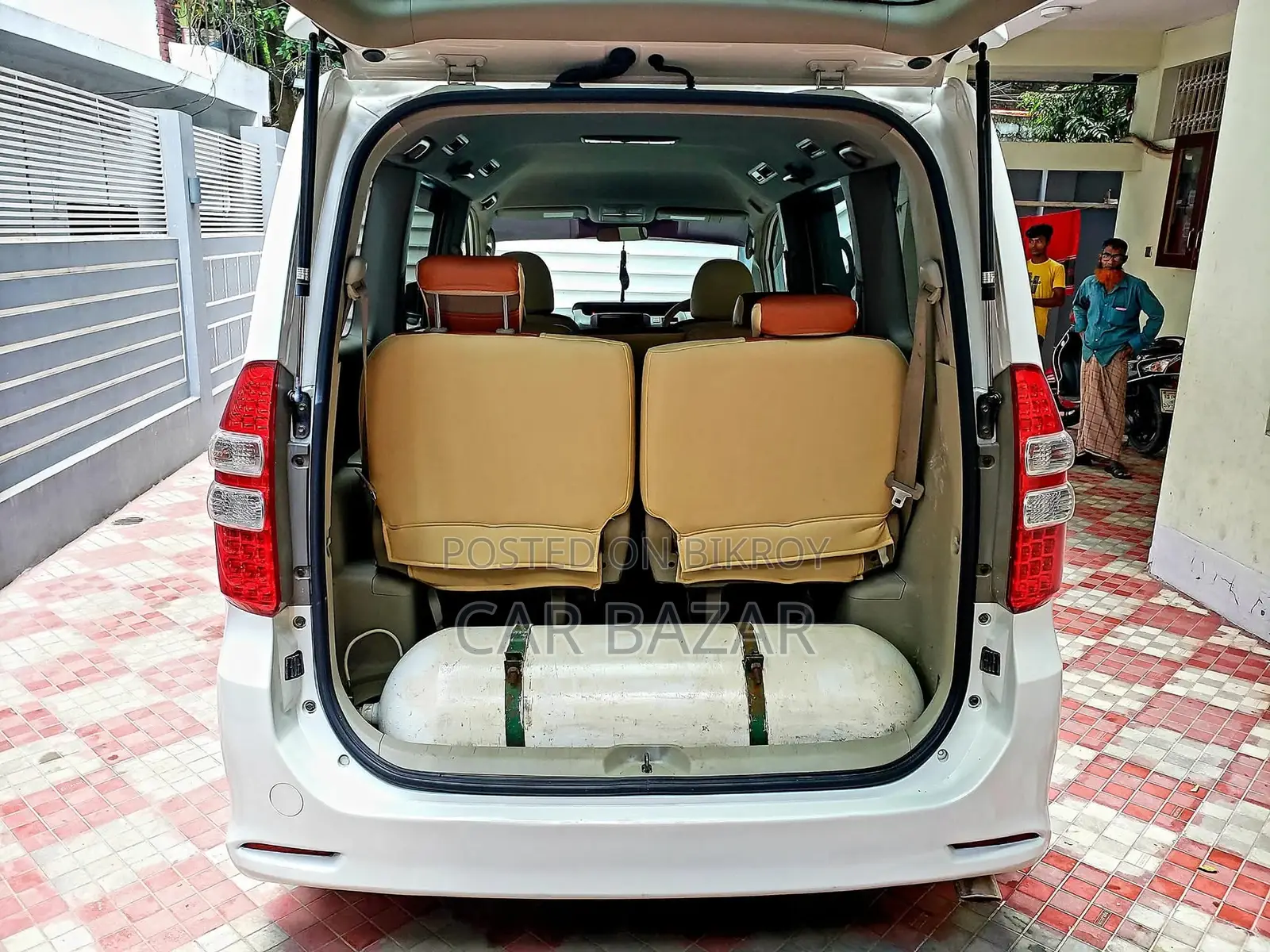 Toyota Noah SI GRADE PUSH 2013