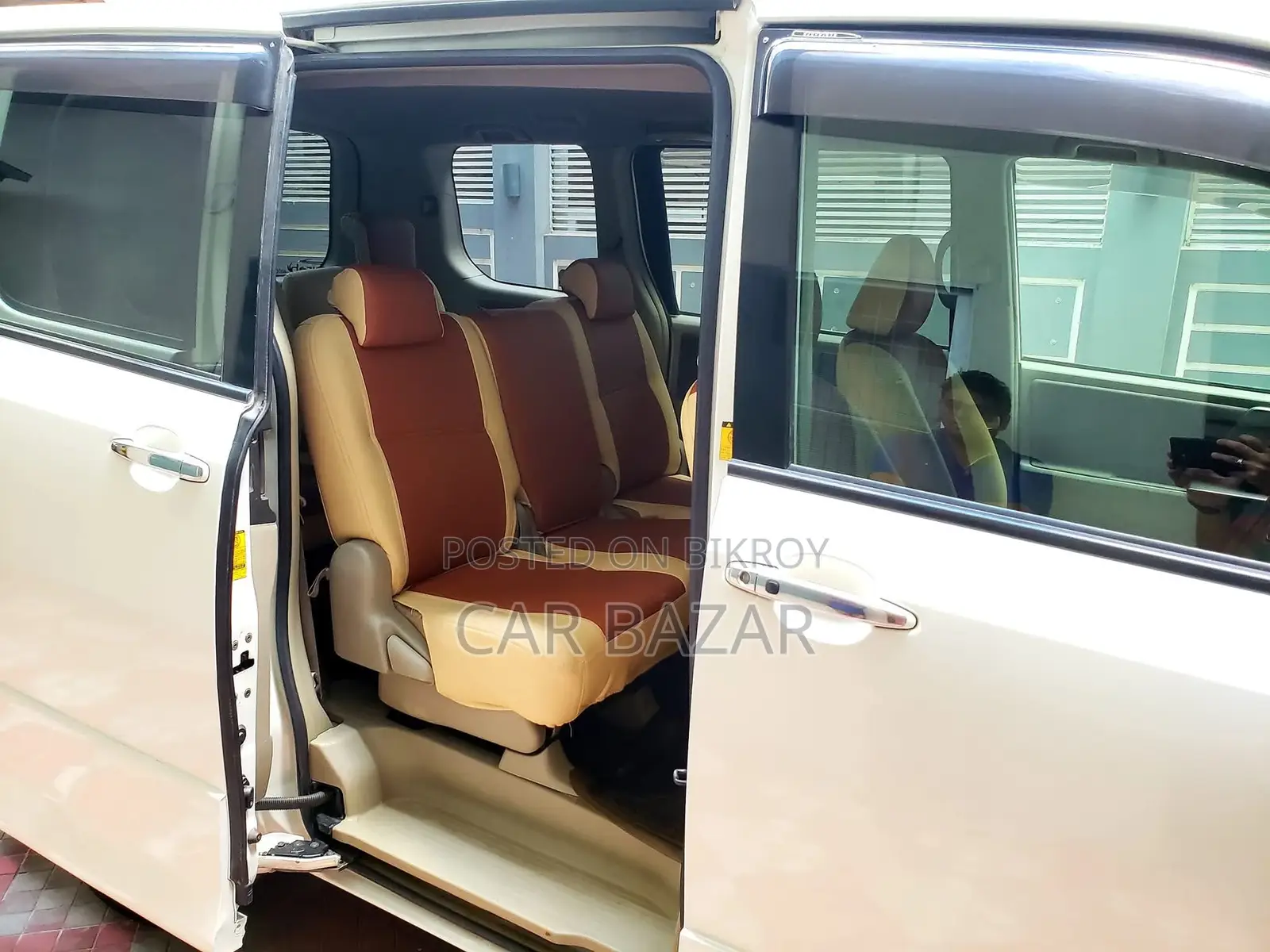 Toyota Noah SI GRADE PUSH 2013