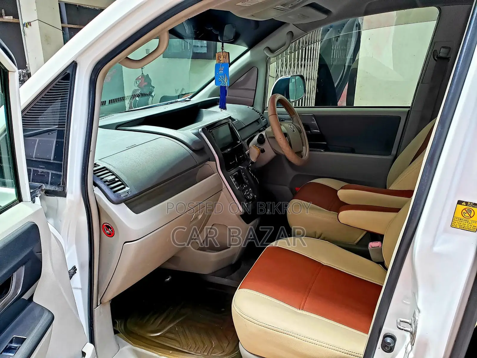 Toyota Noah SI GRADE PUSH 2013