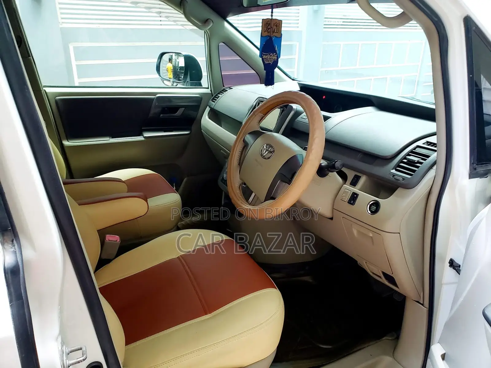 Toyota Noah SI GRADE PUSH 2013