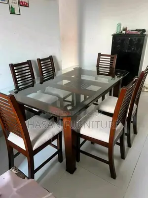 Stylish Exclusive Dining Table