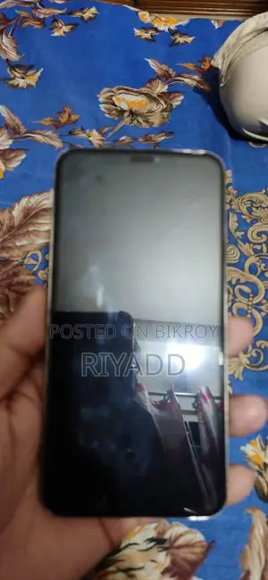 Apple iPhone XS Max (Used)