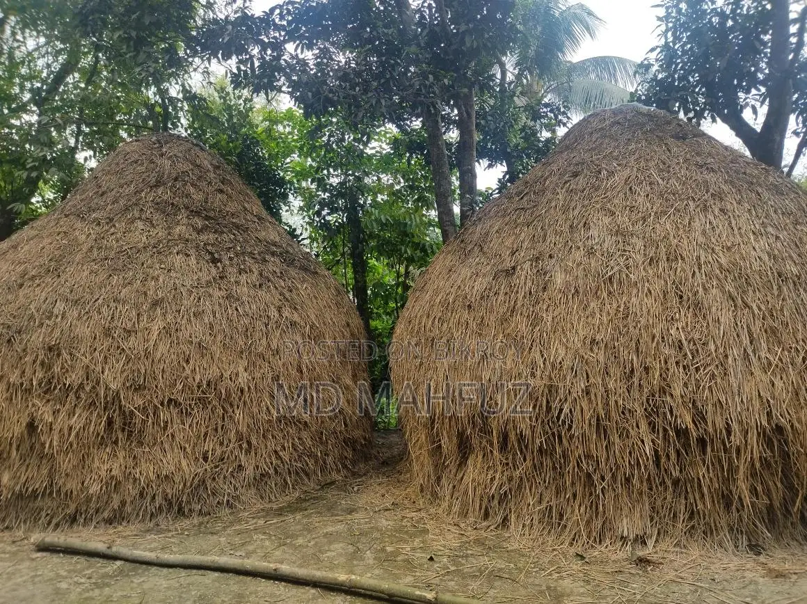 খড়ের পুজঁও বা পালা