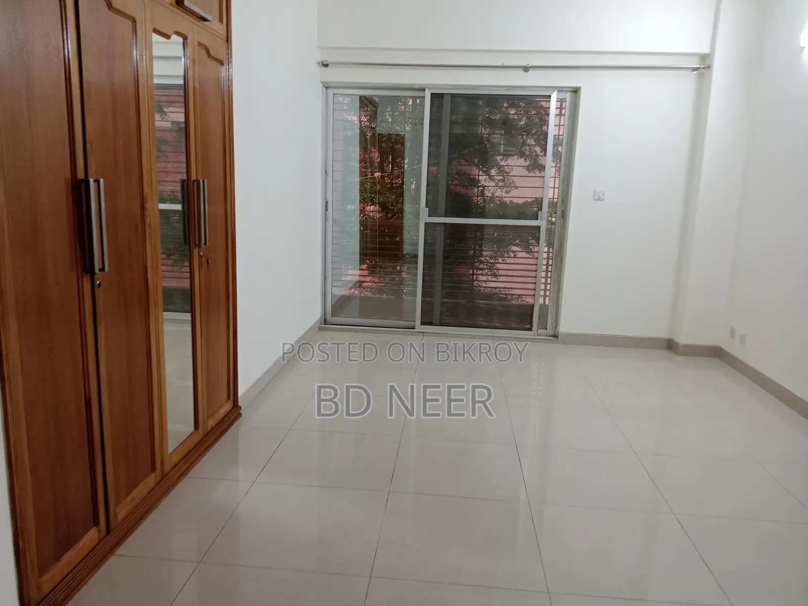 বনানীতে সুন্দর ৪ বেডরুমের আনফার্নিশড অ্যাপার্টমেন্ট ভাড়ার জন্য