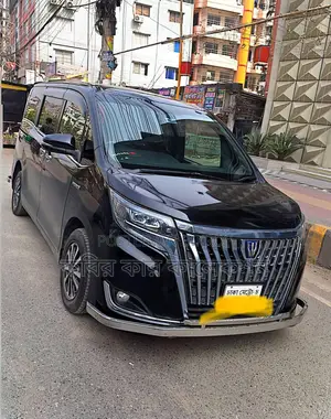 Toyota Esquire hybrid 2018