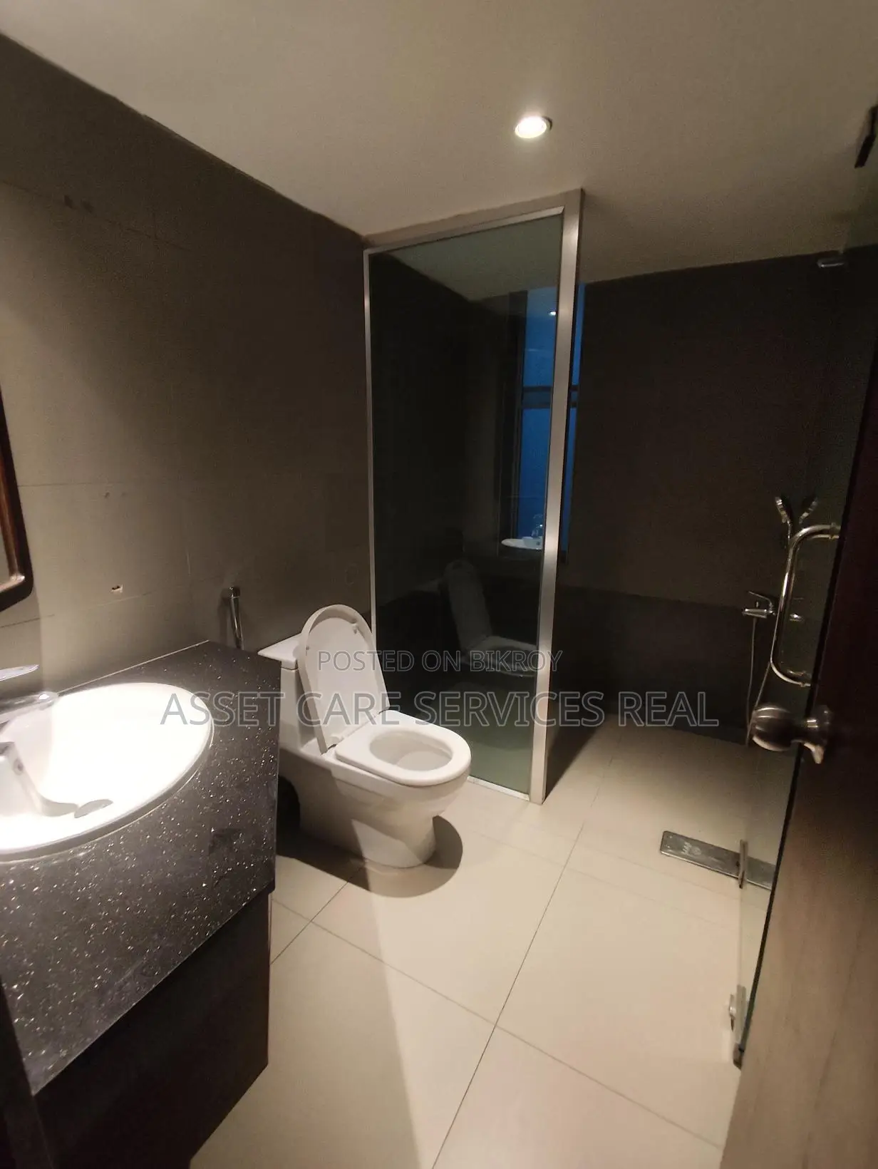 North Gulshan Luxurious(10.000-Sqft) Independent House Rent