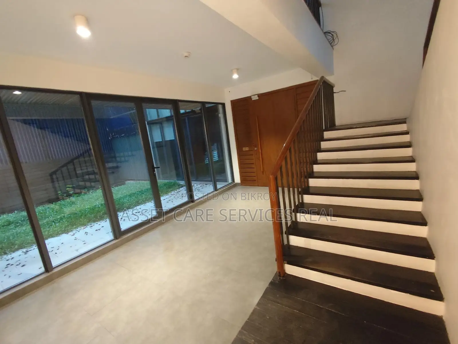 North Gulshan Luxurious(10.000-Sqft) Independent House Rent