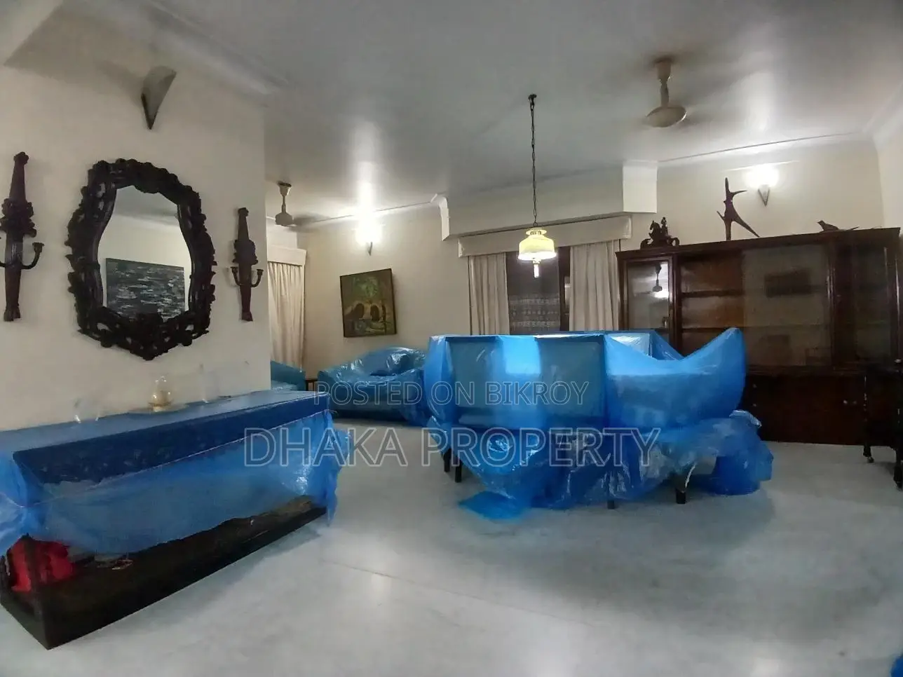 বারিধারা ডিপ্লোম্যাটিক জোনে ৩ বেডরুমের ডুপ্লেক্স ফুল ফার্নিশড অ্যাপার্টমেন্ট ভাড়া