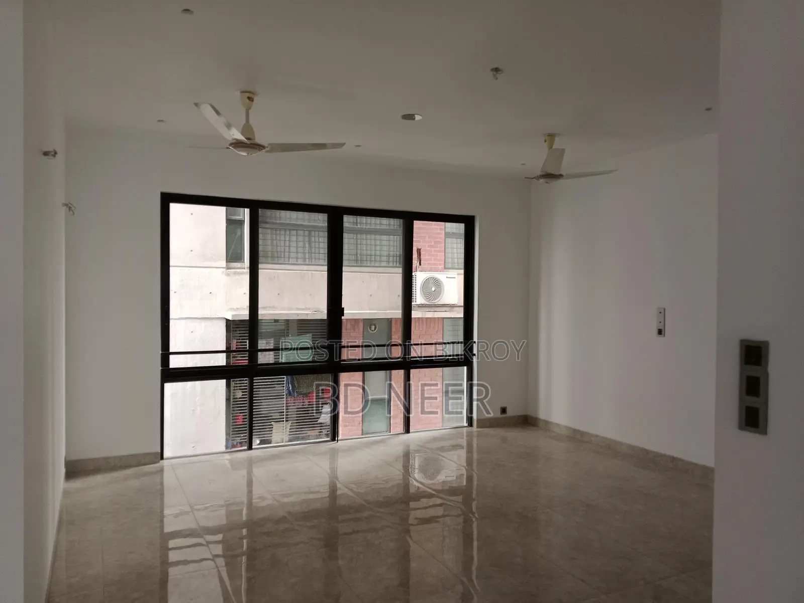 brand new 3 Bed room apt available in banani