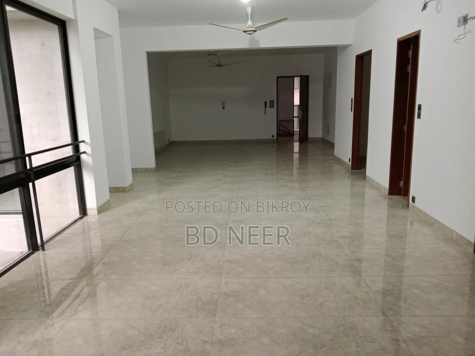brand new 3 Bed room apt available in banani