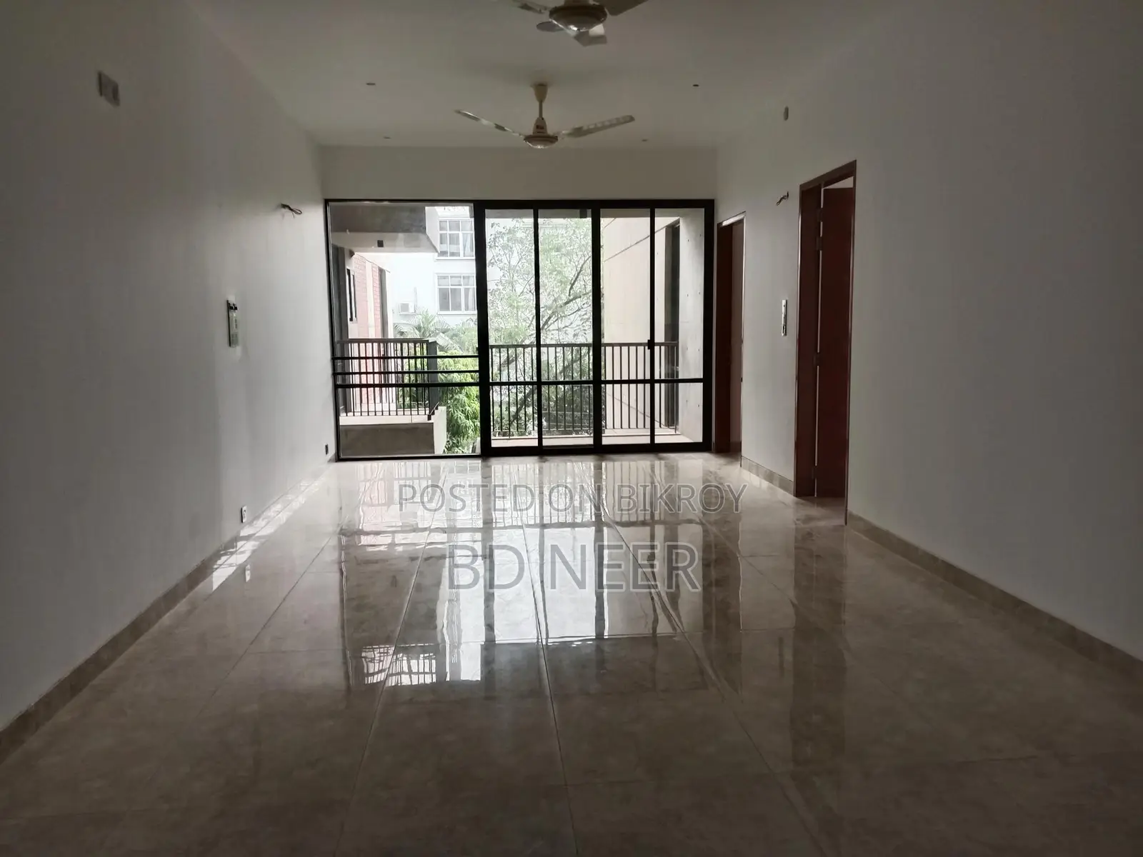 brand new 3 Bed room apt available in banani