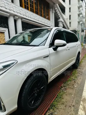 Toyota Fielder hybrid 2018