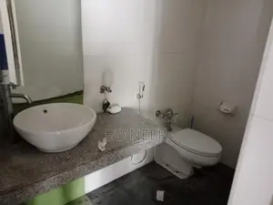 বনানী ১১-এ বাণিজ্যিক খোলা জায়গা সহ সুসজ্জিত অফিস ভাড়া