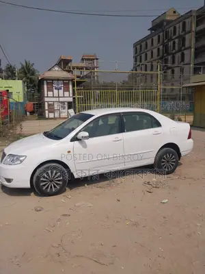 Toyota Corolla white 2004