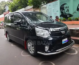Toyota Noah X SMART PKG PUSH 2011
