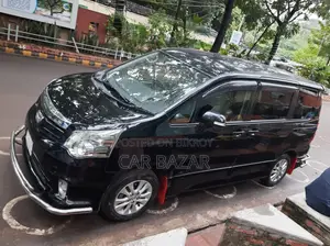 Toyota Noah X SMART PKG PUSH 2011