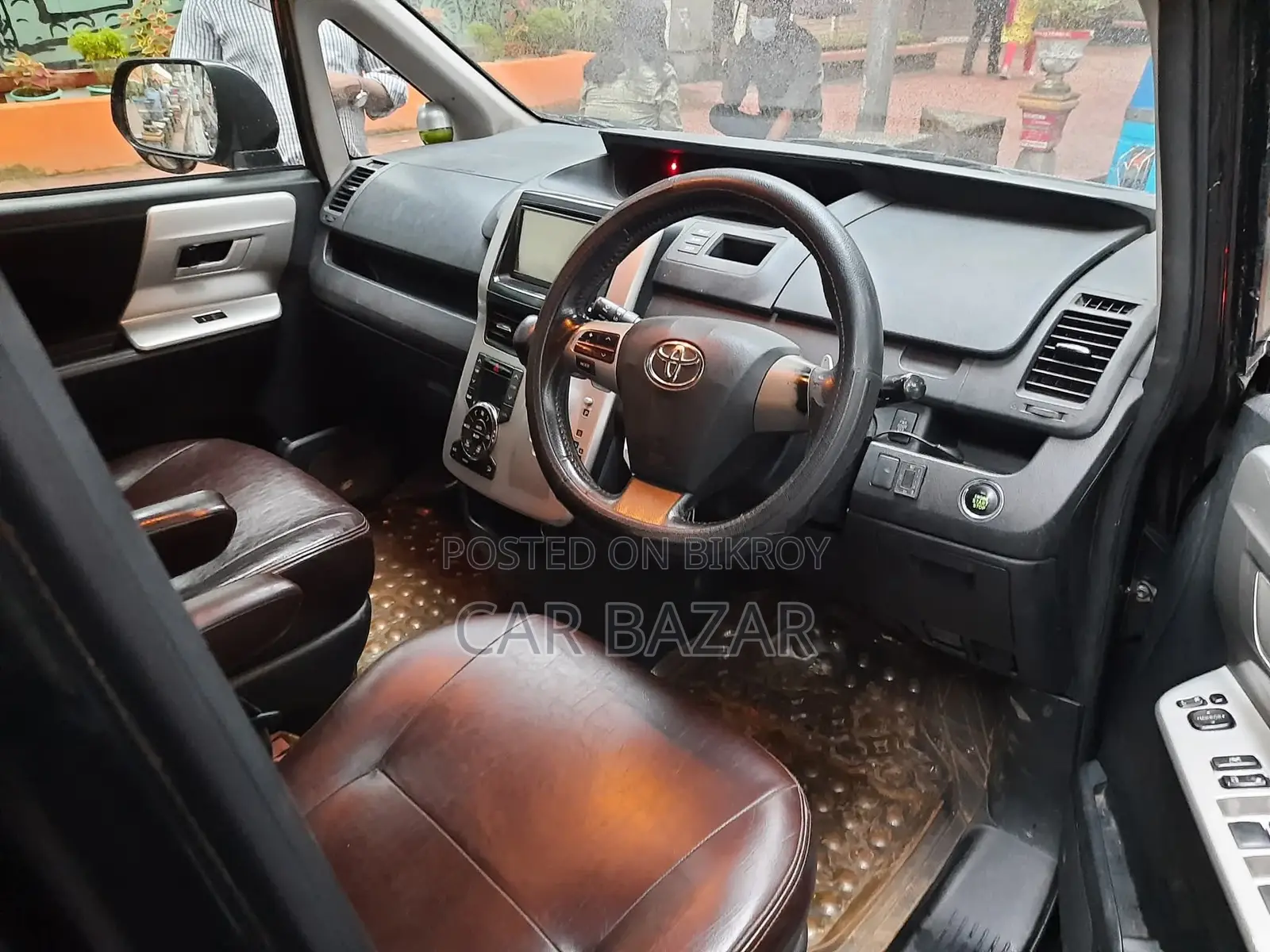 Toyota Noah X SMART PKG PUSH 2011