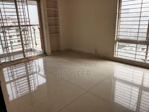 গুলশান ২-এ খুব ভালো ৪০০০ বর্গফুটের ৪ বেডরুমের অ্যাপার্টমেন্ট ভাড়া হবে