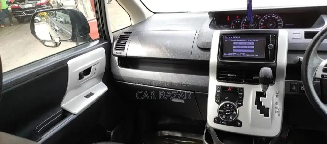 Toyota Noah X SMART MULTI VALVE 2013