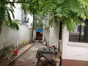 indipendent 3 stores house 10+ room available in Gulshan 2