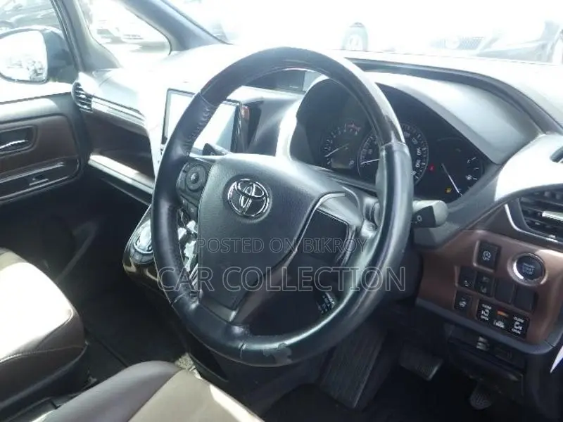 Toyota Esquire GI PREMIUM 2020