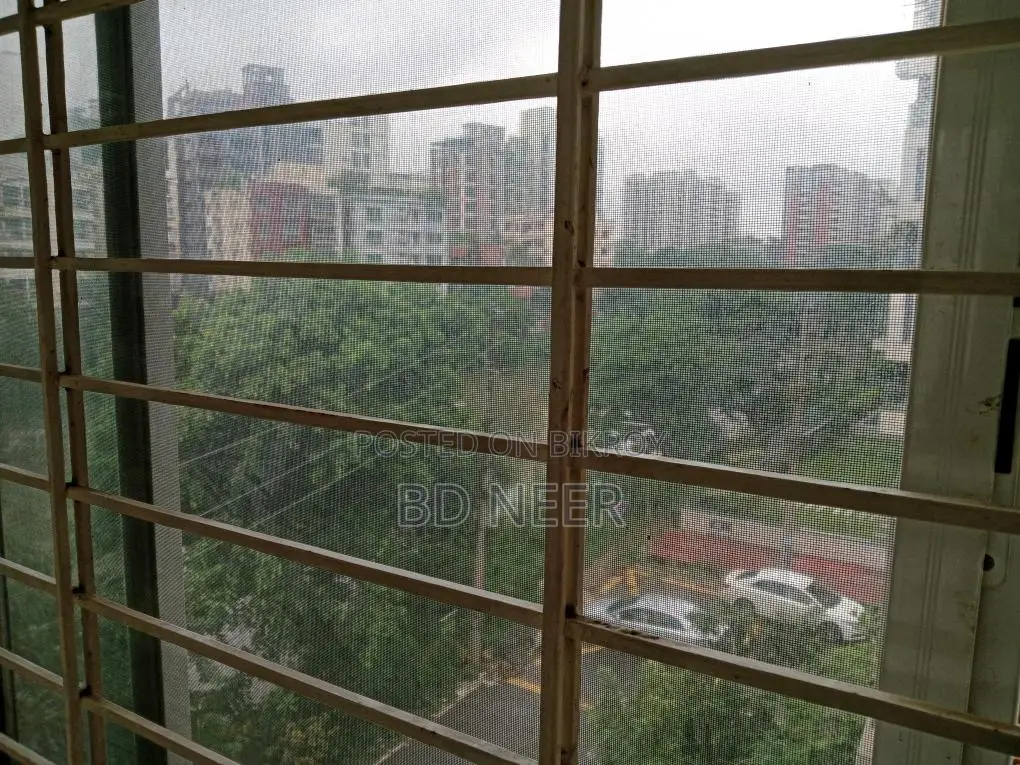 গুলশান ২ নর্থ সাইডে লেক ভিউ ৩০০০ বর্গফুটের ৩ বেডরুমের অ্যাপার্টমেন্ট ভাড়ার জন্য