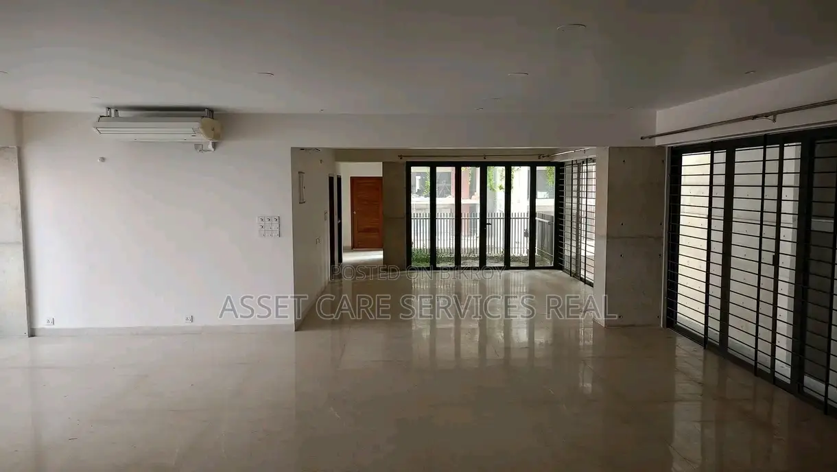 4bdrm Apartment in Navana, Gulshan for Rent