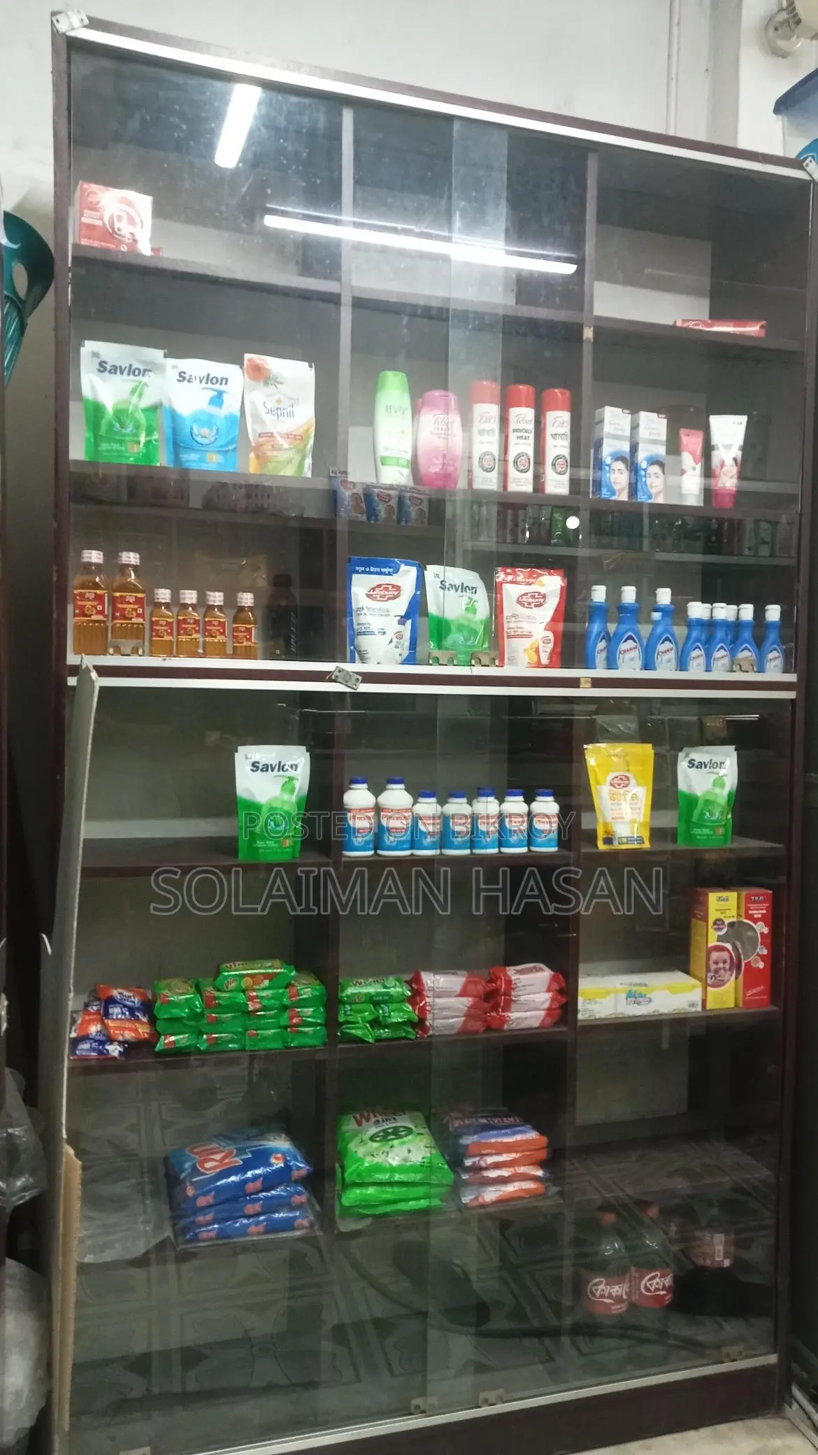 কনফেকশনারি দোকানের রেক