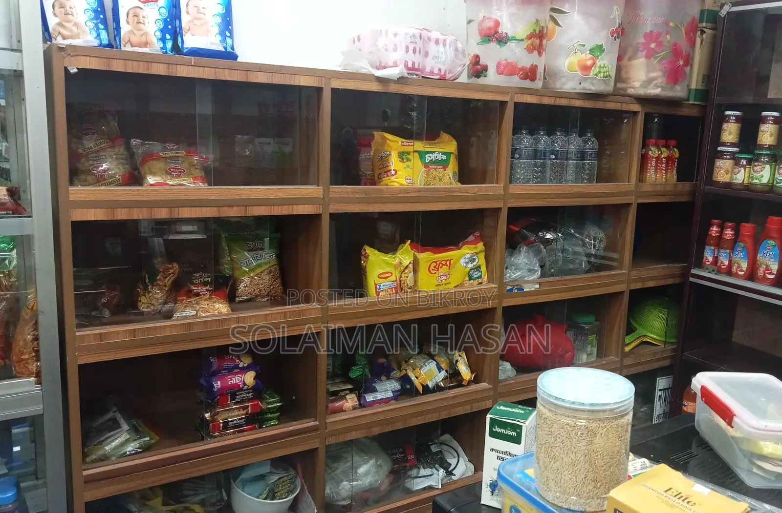 কনফেকশনারি দোকানের রেক