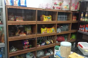 কনফেকশনারি দোকানের রেক
