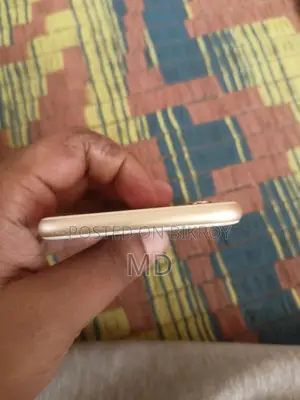 Apple iPhone 6S . (Used)