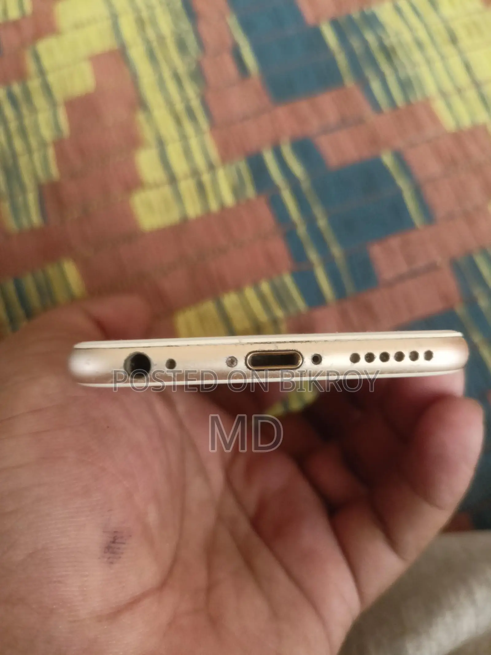 Apple iPhone 6S . (Used)
