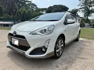 Toyota Aqua 2015 Off White