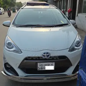 Toyota Aqua 2015 Off White