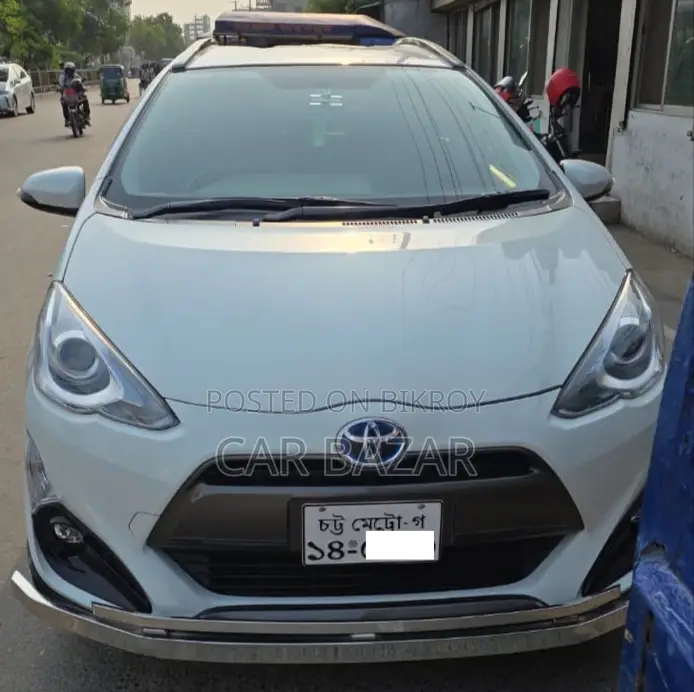 Toyota Aqua 2015 Off White