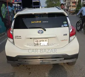Toyota Aqua 2015 Off White