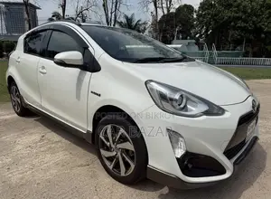 Toyota Aqua 2015 Off White