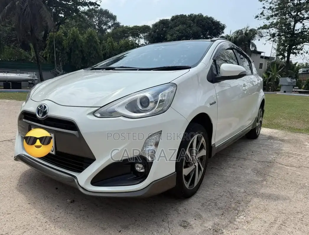 Toyota Aqua 2015 Off White