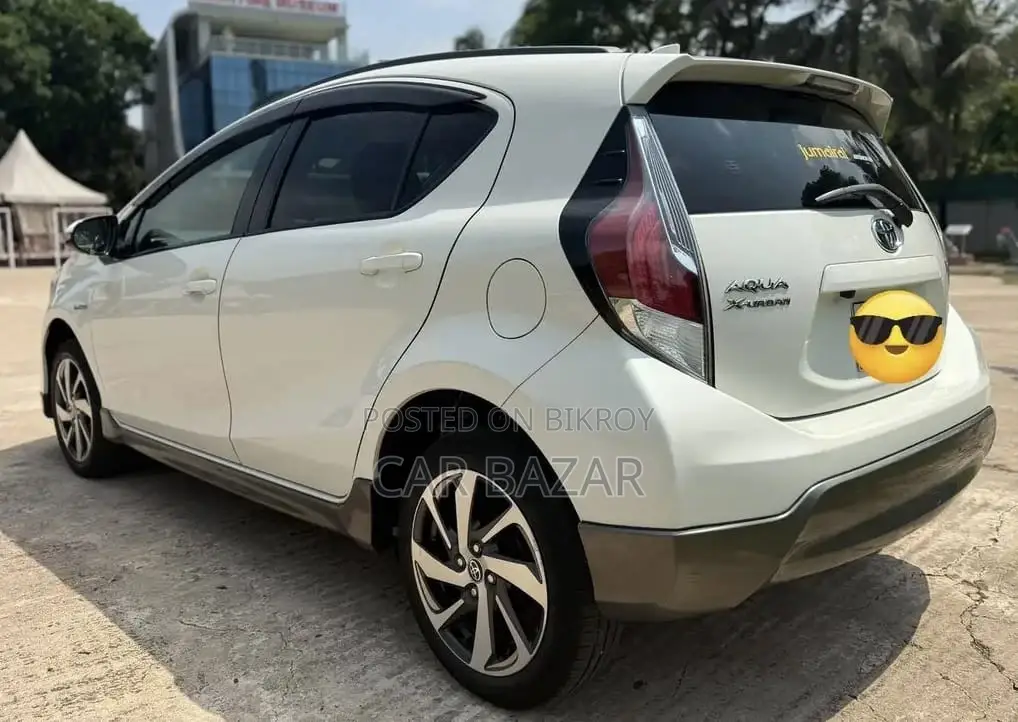 Toyota Aqua 2015 Off White
