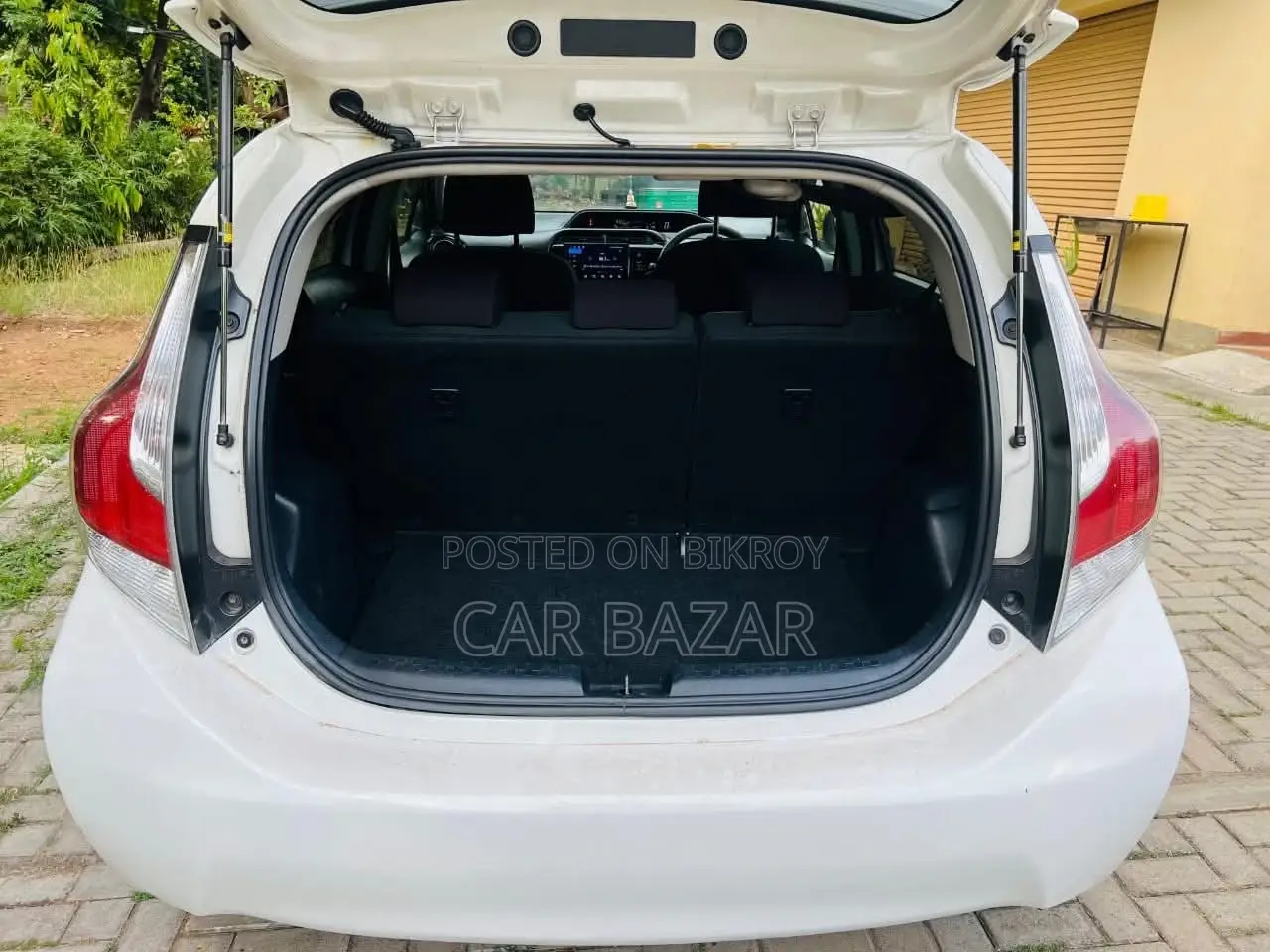 Toyota Aqua 2015 Off White
