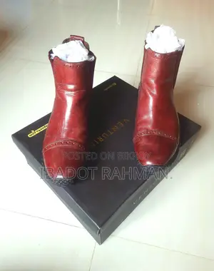 Unique Design Leather High-Neck Chelsea Boots🥾